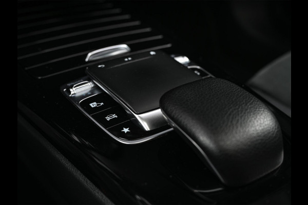 Mercedes-Benz A-Klasse 250 Premium Plus | AMG Line | Panoramadak | Led | Burmester | Stoelverwarming | Ambiance Interieur | Keyless Entry |