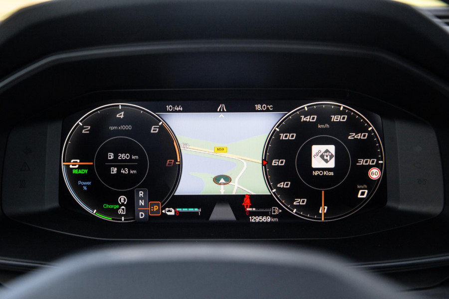 CUPRA Leon 1.4i Plug-In Hybrid SPORTSTOURER / CARPLAY / CAMERA / KUIP STOELEN / PERFECT ONDERHOUDEN