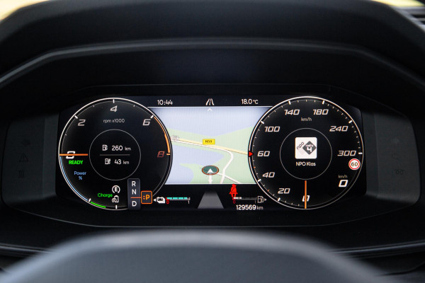 CUPRA Leon 1.4i Plug-In Hybrid SPORTSTOURER / CARPLAY / CAMERA / KUIP STOELEN / PERFECT ONDERHOUDEN