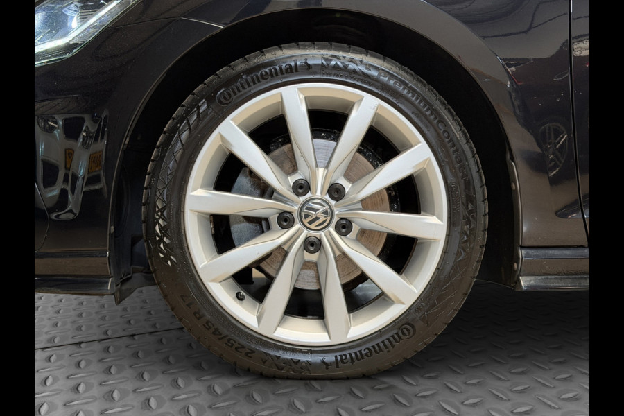 Volkswagen Golf Variant 1.5 TSI Highline Business R|Massage|Keyless|Camera|Navi