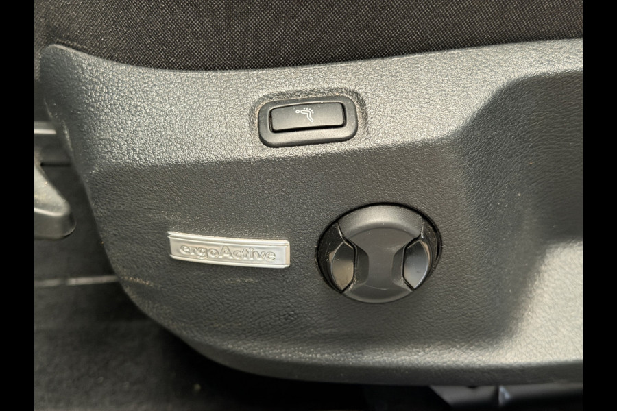 Volkswagen Golf Variant 1.5 TSI Highline Business R|Massage|Keyless|Camera|Navi