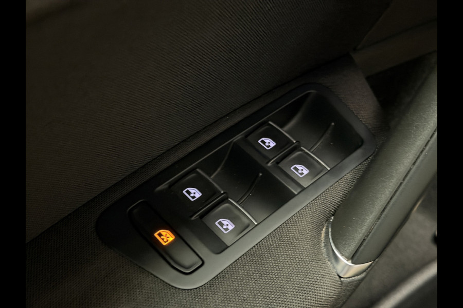 Volkswagen Golf Variant 1.5 TSI Highline Business R|Massage|Keyless|Camera|Navi