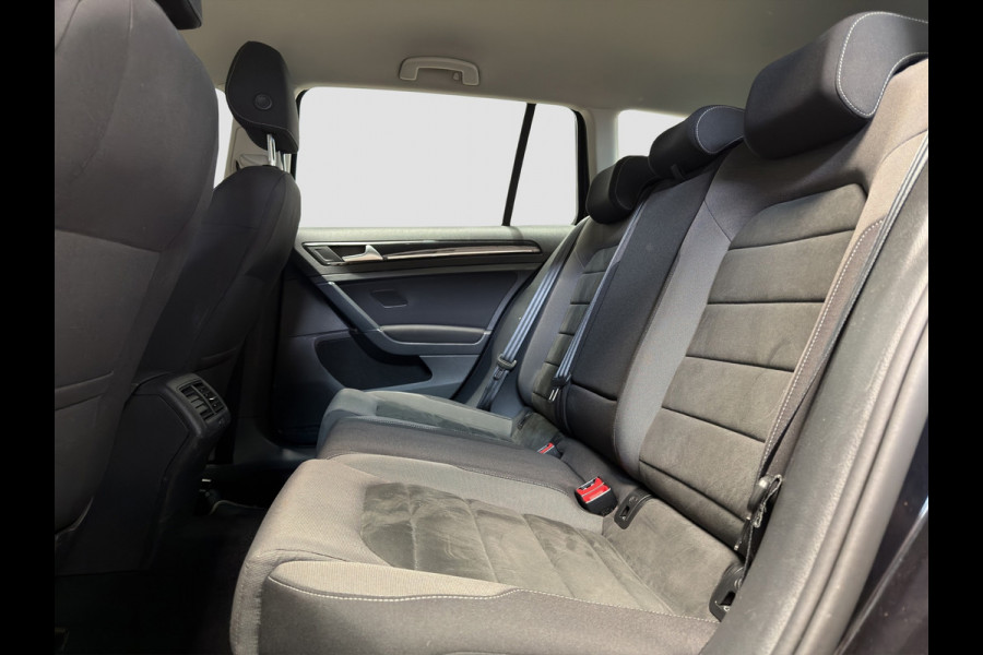 Volkswagen Golf Variant 1.5 TSI Highline Business R|Massage|Keyless|Camera|Navi