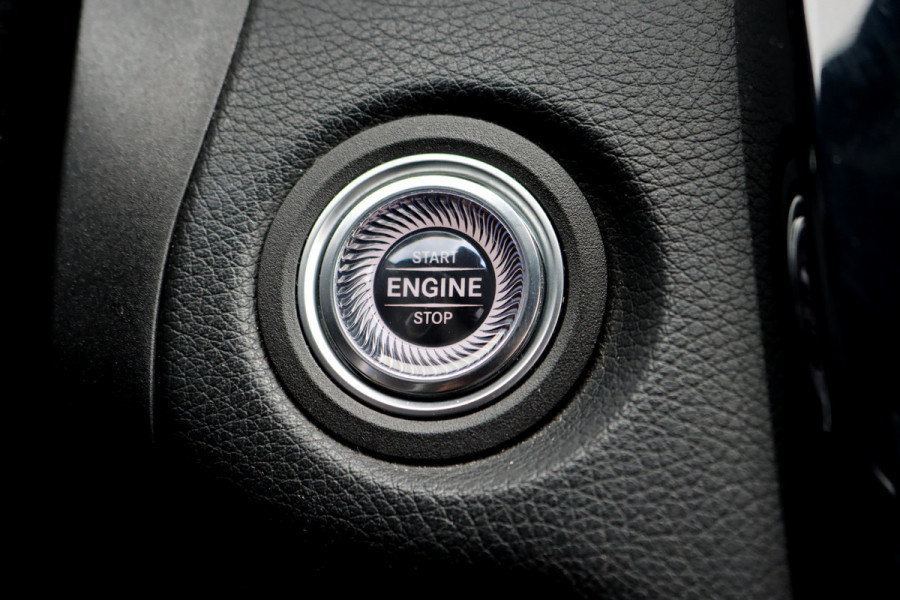 Mercedes-Benz C-Klasse Estate 200 Business Solution AMG | Standkachel | Trekhaak | Camera | Stoelverwarming | Zitcomfortpakket | High Perf. LED | Cruise Control |