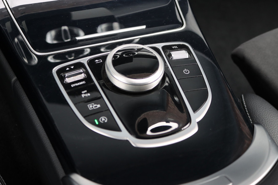 Mercedes-Benz C-Klasse Estate 200 Business Solution AMG | Standkachel | Trekhaak | Camera | Stoelverwarming | Zitcomfortpakket | High Perf. LED | Cruise Control |