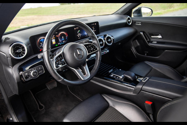 Mercedes-Benz CLA-Klasse Shooting Brake 250e Business Line (PHEV) CARPLAY / STOELVERWARMING / AMBIENT LIGHTING / CAMERA