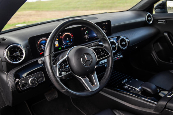 Mercedes-Benz CLA-Klasse Shooting Brake 250e Business Line (PHEV) CARPLAY / STOELVERWARMING / AMBIENT LIGHTING / CAMERA