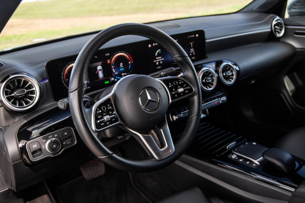 Mercedes-Benz CLA-Klasse Shooting Brake 250e Business Solution (PHEV) CARPLAY / CRUISE CONTROLE / AMBIENT LIGHTING / CAMERA