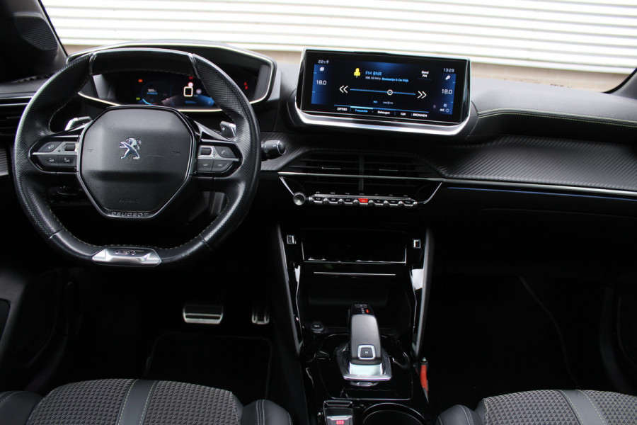 Peugeot 208 1.2 PureTech 131PK GT-Line | Panoramadak | 3D Cockpit | BLIS | Navigatie