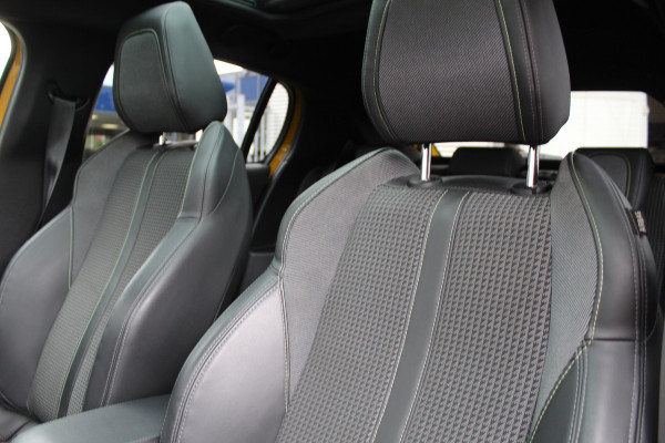 Peugeot 208 1.2 PureTech 131PK GT-Line | Panoramadak | 3D Cockpit | BLIS | Navigatie