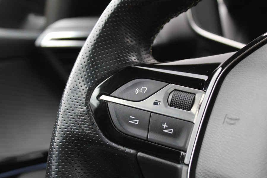 Peugeot 208 1.2 PureTech 131PK GT-Line | Panoramadak | 3D Cockpit | BLIS | Navigatie