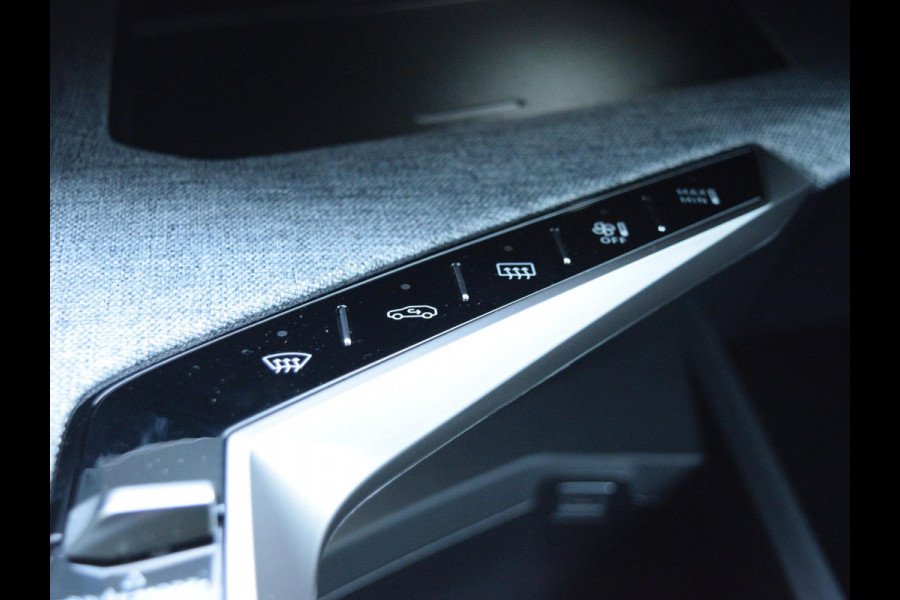 Peugeot 3008 1.6 plug-in Hybrid 195 Allure | 195PK | NAVI | PARKEERSENSOREN MET CAMERA | AFN TREKHAAK