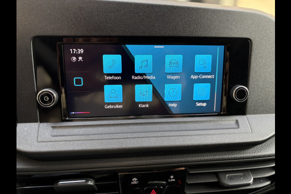 Volkswagen Caddy Cargo Maxi 2.0 TDI Comfort Airco - Apple carplay - Parkeersensor achter - Zijschuifdeur rechts - Tussenschot volledig - Zijwandbekleding laadruimte - Cruise control - Bluetooth - Start/stop systeem - Elektrische ramen - Stuur multifunctioneel - Regensensor