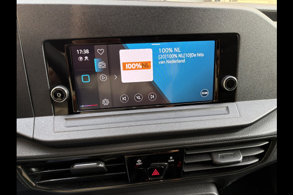 Volkswagen Caddy Cargo Maxi 2.0 TDI Comfort Airco - Apple carplay - Parkeersensor achter - Zijschuifdeur rechts - Tussenschot volledig - Zijwandbekleding laadruimte - Cruise control - Bluetooth - Start/stop systeem - Elektrische ramen - Stuur multifunctioneel - Regensensor