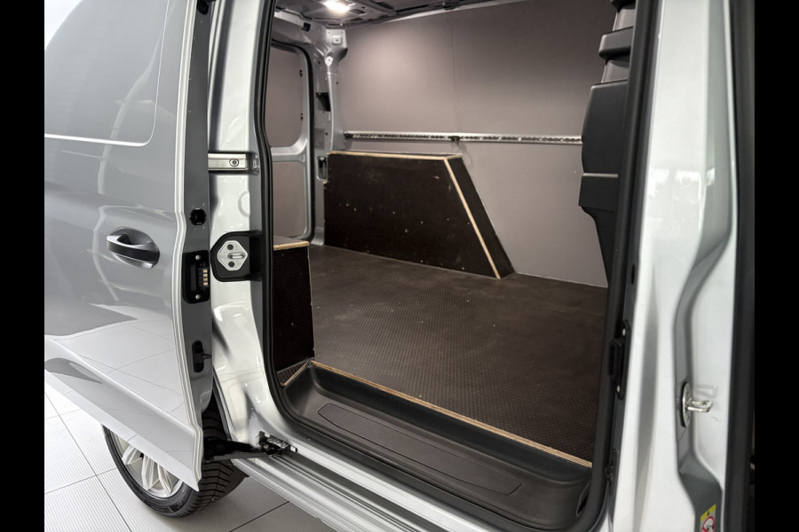 Volkswagen Caddy Cargo Maxi 2.0 TDI Comfort Airco - Apple carplay - Parkeersensor achter - Zijschuifdeur rechts - Tussenschot volledig - Zijwandbekleding laadruimte - Cruise control - Bluetooth - Start/stop systeem - Elektrische ramen - Stuur multifunctioneel - Regensensor