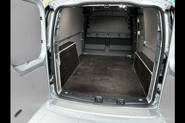 Volkswagen Caddy Cargo Maxi 2.0 TDI Comfort Airco - Apple carplay - Parkeersensor achter - Zijschuifdeur rechts - Tussenschot volledig - Zijwandbekleding laadruimte - Cruise control - Bluetooth - Start/stop systeem - Elektrische ramen - Stuur multifunctioneel - Regensensor