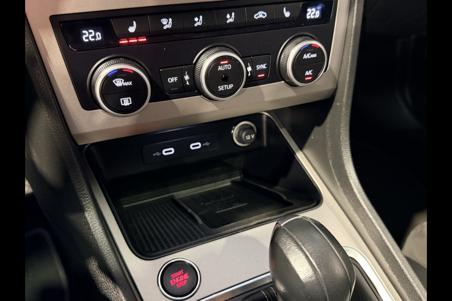 Seat Ateca 1.5 TSI Xperience Business Intense Panorama | 360 Camera | el. Trekhaak | Virtual | Stuur/Stoel verwarming
