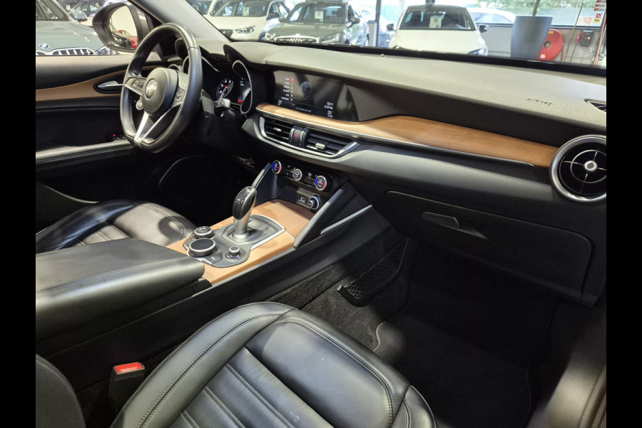 Alfa Romeo Stelvio 2.0 T AWD Veloce Pano | Harman-Kardon | Camera | Leder | Verw. stoelen-stuur | Trekhaak