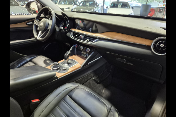 Alfa Romeo Stelvio 2.0 T AWD Veloce Pano | Harman-Kardon | Camera | Leder | Verw. stoelen-stuur | Trekhaak