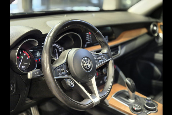Alfa Romeo Stelvio 2.0 T AWD Veloce Pano | Harman-Kardon | Camera | Leder | Verw. stoelen-stuur | Trekhaak