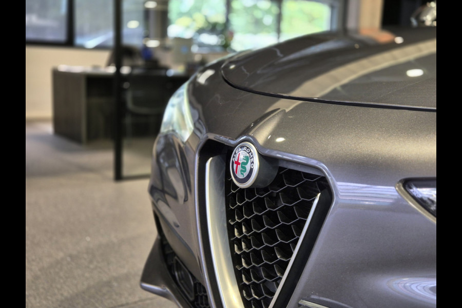 Alfa Romeo Stelvio 2.0 T AWD Veloce Pano | Harman-Kardon | Camera | Leder | Verw. stoelen-stuur | Trekhaak