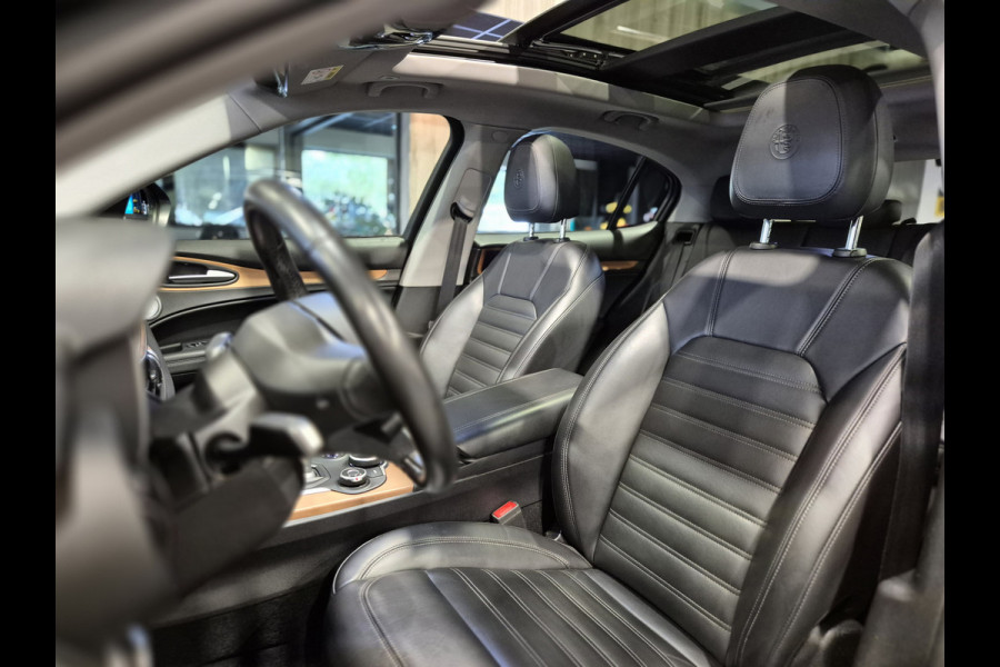 Alfa Romeo Stelvio 2.0 T AWD Veloce Pano | Harman-Kardon | Camera | Leder | Verw. stoelen-stuur | Trekhaak