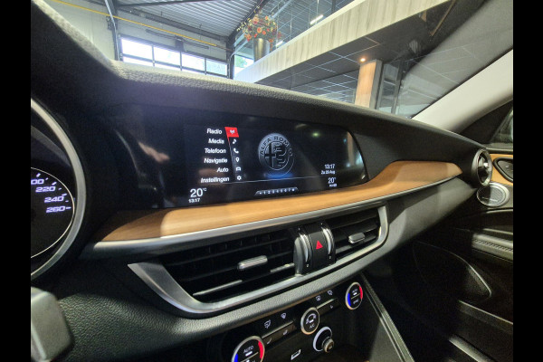 Alfa Romeo Stelvio 2.0 T AWD Veloce Pano | Harman-Kardon | Camera | Leder | Verw. stoelen-stuur | Trekhaak