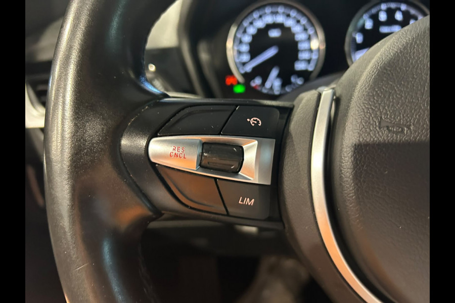 BMW X1 xDrive25e Executive X-Line | Camera | Stoelverwarming | HUD | Navigatie
