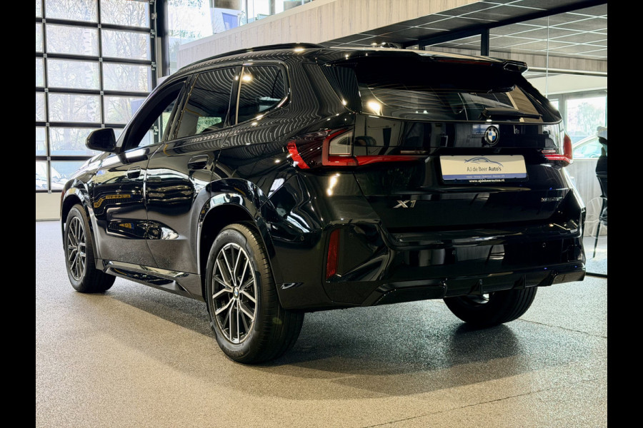 BMW X1 sDrive18i M-Sport Shadow Line Camera | Stoelverwarming | Carplay/Android