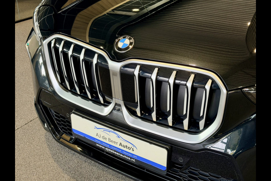 BMW X1 sDrive18i M-Sport Shadow Line Camera | Stoelverwarming | Carplay/Android