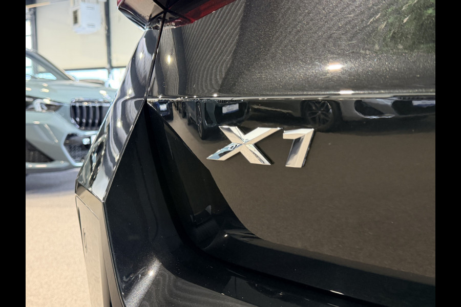 BMW X1 sDrive18i M-Sport Shadow Line Camera | Stoelverwarming | Carplay/Android