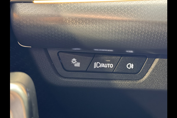 BMW X1 sDrive18i M-Sport Shadow Line Camera | Stoelverwarming | Carplay/Android