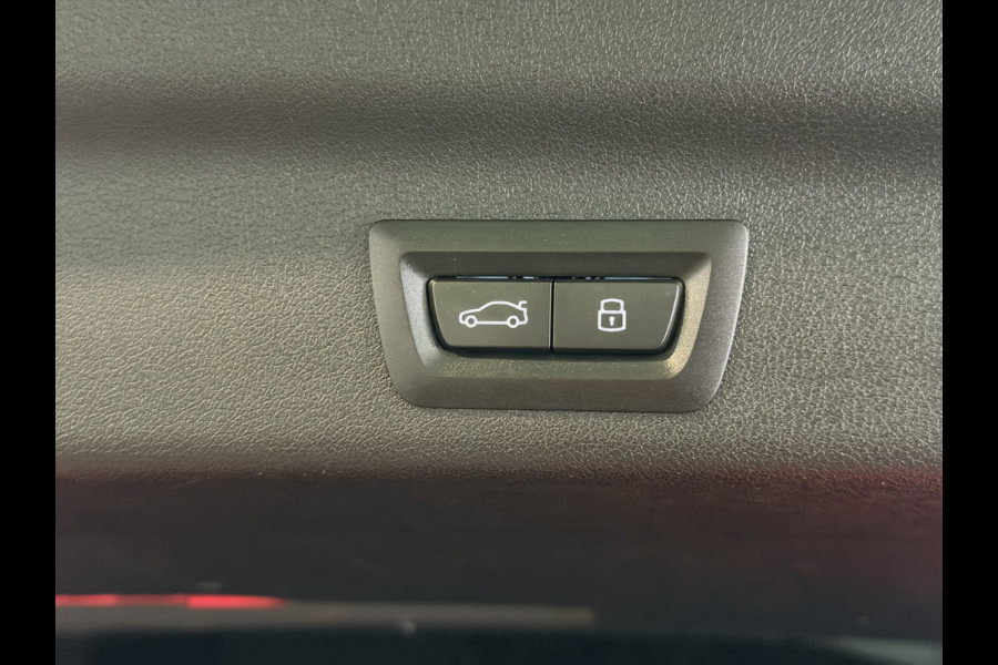 BMW X1 sDrive18i M-Sport Shadow Line Camera | Stoelverwarming | Carplay/Android