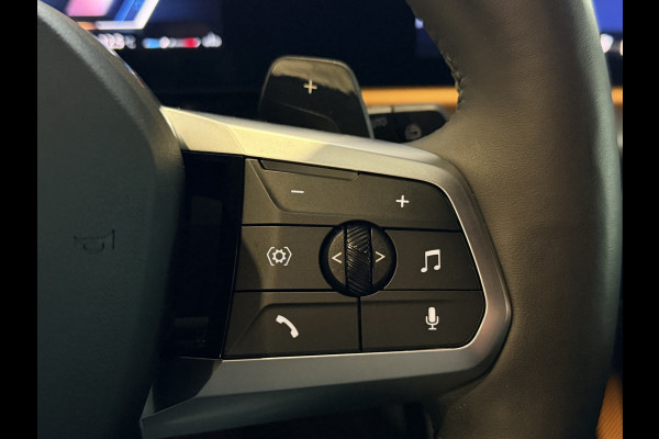 BMW X1 sDrive18i M-Sport Shadow Line Camera | Stoelverwarming | Carplay/Android