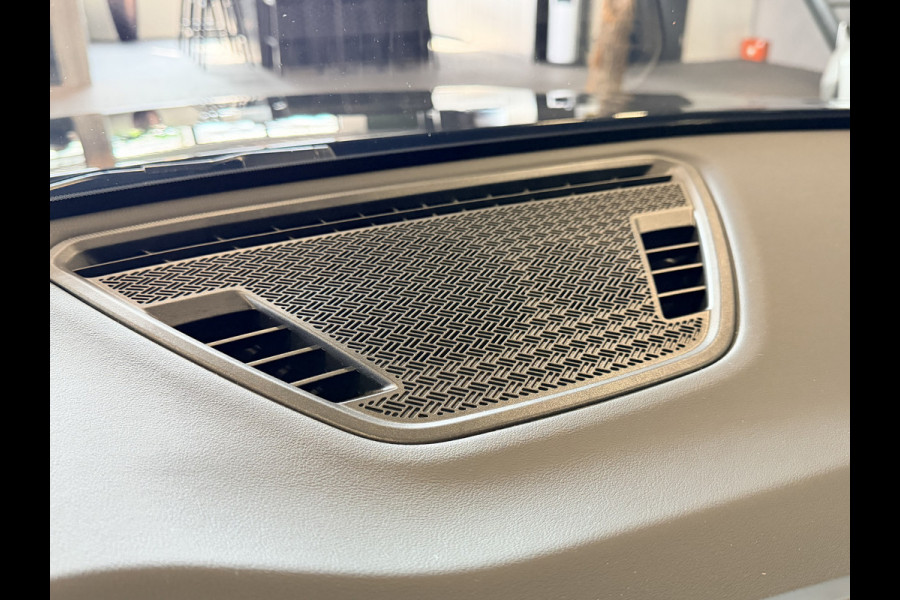 BMW X1 sDrive18i M-Sport Shadow Line Camera | Stoelverwarming | Carplay/Android