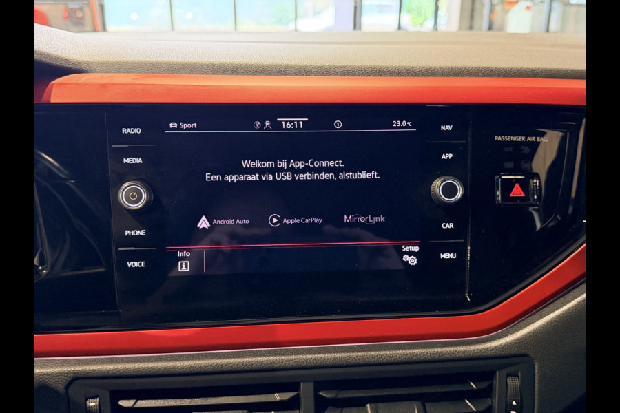 Volkswagen Polo 2.0 TSI GTI 200 PK | DSG | Virtual | Camera | Stoelverwarming