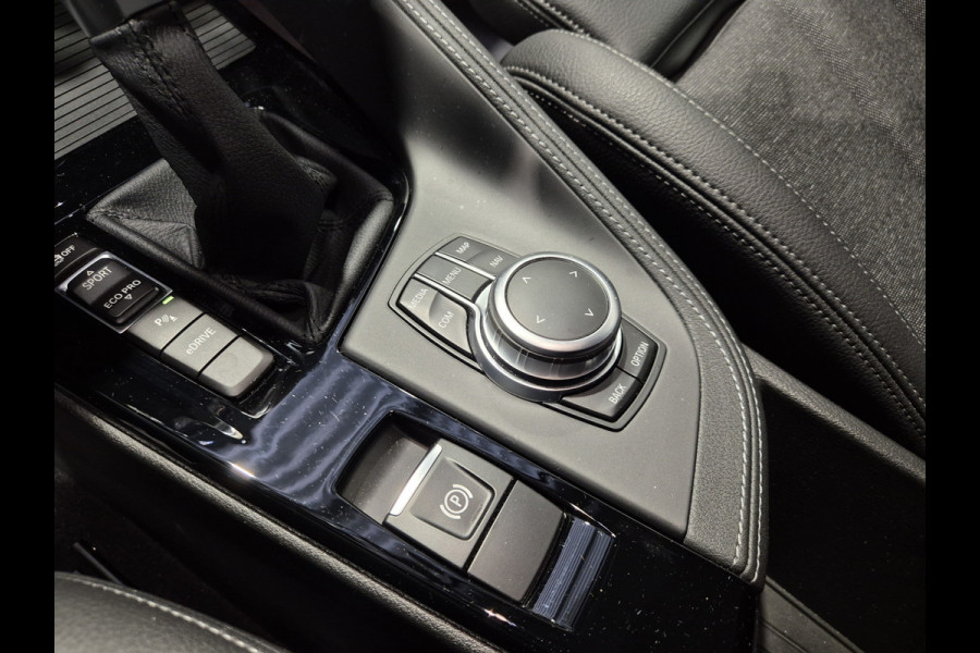 BMW X1 xDrive25e Executive Sportline | Sparkling Brown | Camera | HUD | Stoelverwarming