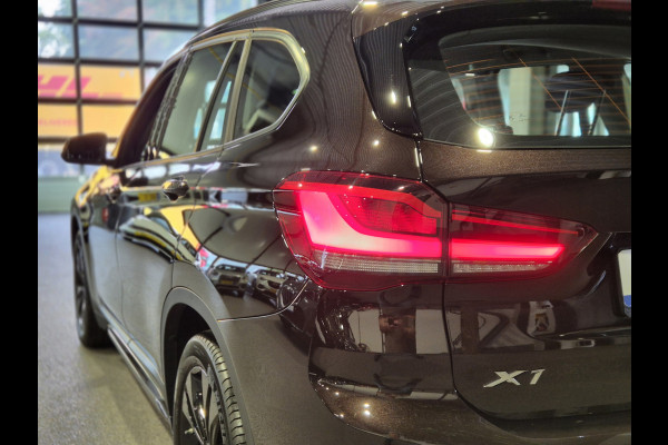 BMW X1 xDrive25e Executive Sportline | Sparkling Brown | Camera | HUD | Stoelverwarming