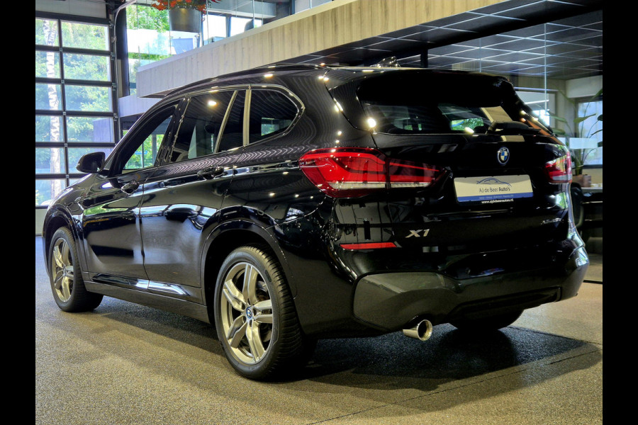 BMW X1 xDrive25e High Executive M-Sport | Panorama | HUD | Navigatie | Stoelverwarming
