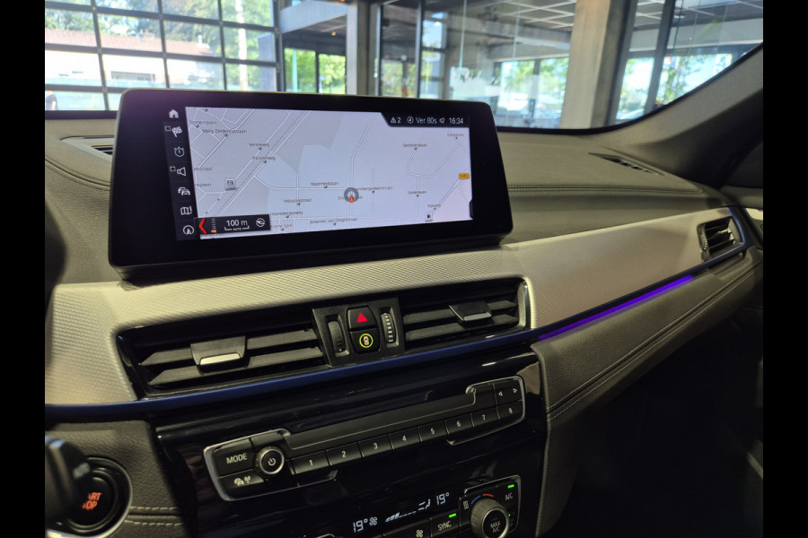 BMW X1 xDrive25e High Executive M-Sport | Panorama | HUD | Navigatie | Stoelverwarming