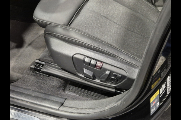 BMW X1 xDrive25e High Executive M-Sport | Panorama | HUD | Navigatie | Stoelverwarming