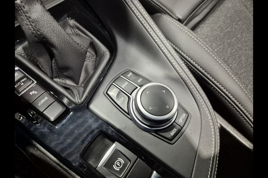 BMW X1 xDrive25e High Executive M-Sport | Panorama | HUD | Navigatie | Stoelverwarming