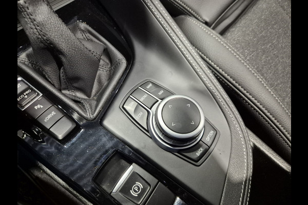 BMW X1 xDrive25e High Executive M-Sport | Panorama | HUD | Navigatie | Stoelverwarming