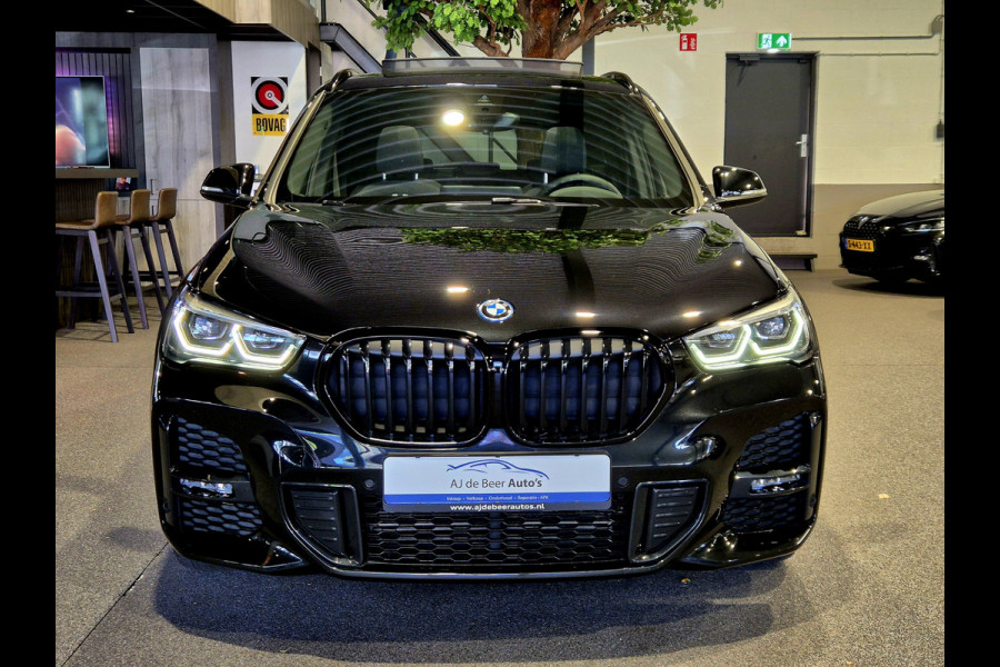 BMW X1 xDrive25e High Executive M-Sport | Panorama | HUD | Navigatie | Stoelverwarming