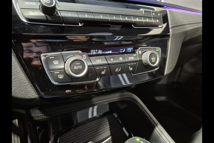 BMW X1 xDrive25e High Executive M-Sport | Panorama | HUD | Navigatie | Stoelverwarming