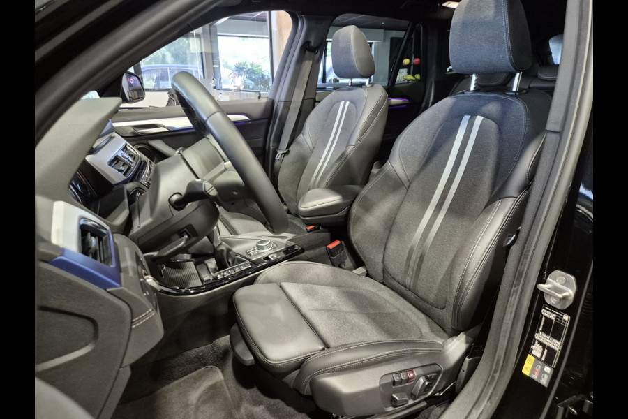 BMW X1 xDrive25e High Executive M-Sport | Panorama | HUD | Navigatie | Stoelverwarming