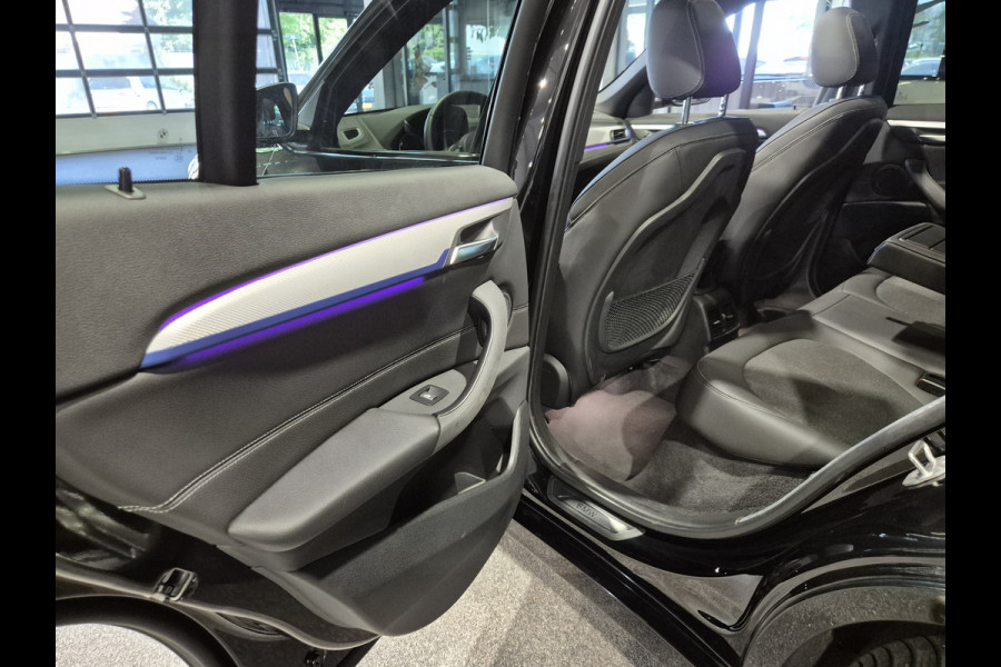 BMW X1 xDrive25e High Executive M-Sport | Panorama | HUD | Navigatie | Stoelverwarming
