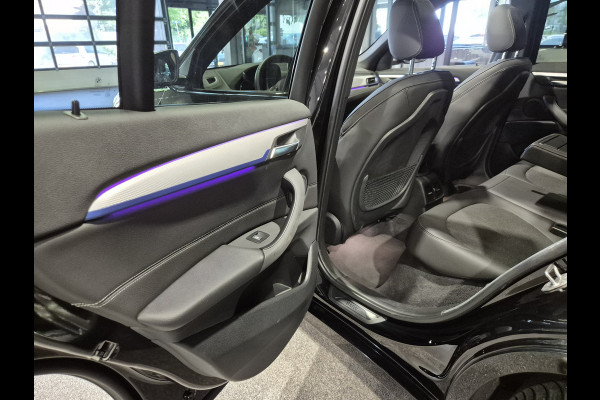 BMW X1 xDrive25e High Executive M-Sport | Panorama | HUD | Navigatie | Stoelverwarming