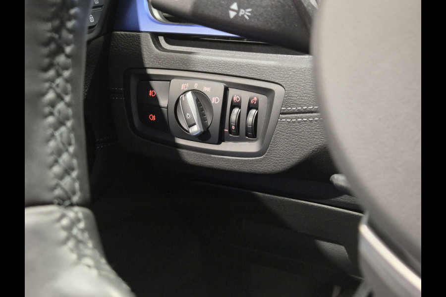 BMW X1 xDrive25e High Executive M-Sport | Panorama | HUD | Navigatie | Stoelverwarming