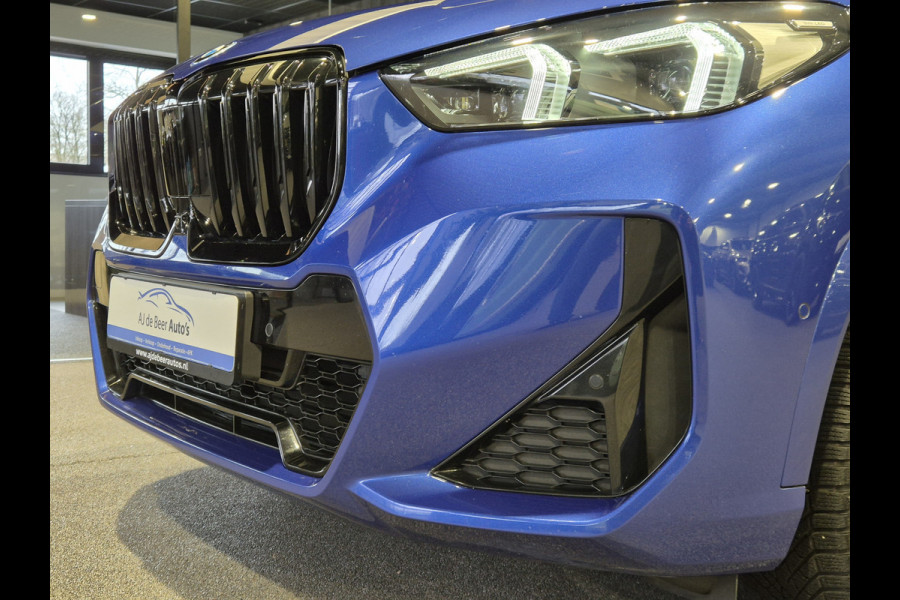 BMW X1 xDrive25e High Executive M-Sport | Panorama | HUD | 360 Camera | Stoelverwarming | Carplay/Android